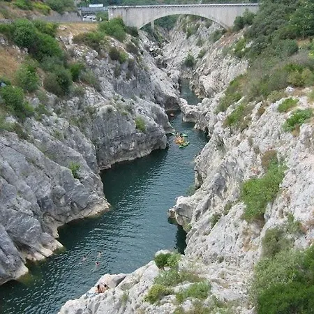 דירה A 100m De La *