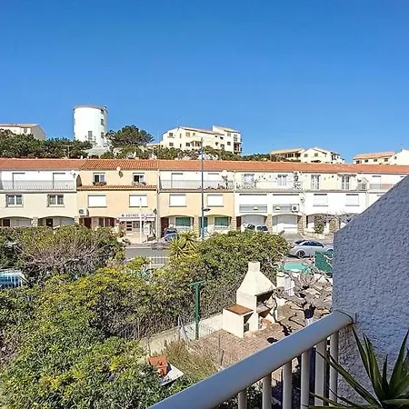 A 100m De La Apartment